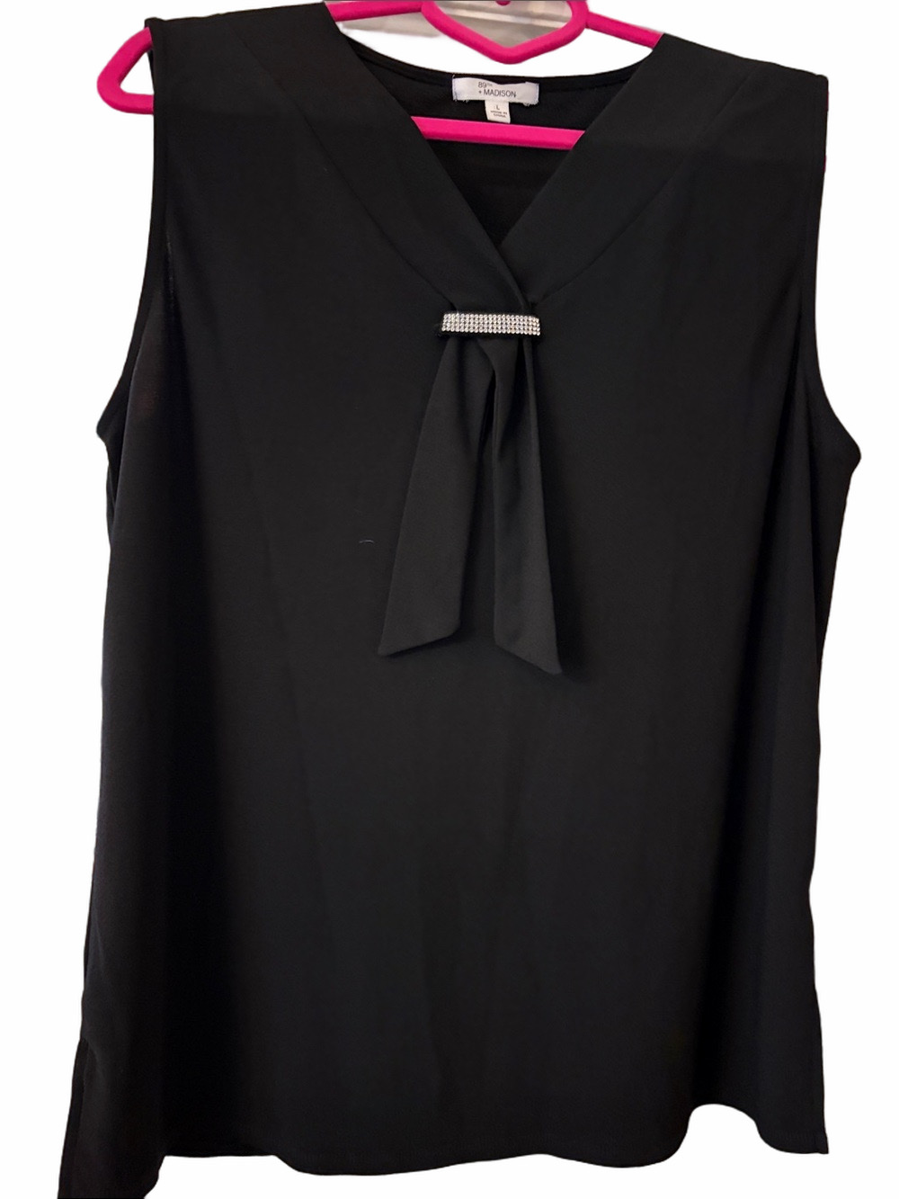 89th and Madison Rhinestone tie sleeveless black top.size Large simply elegant